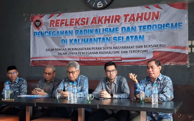 FKPT Kalsel Perkuat Sinergi Lintas Sektor Cegah Radikalisme dan Terorisme FKPT Kalsel Perkuat Sinergi Lintas Sektor Cegah Radikalisme dan Terorisme