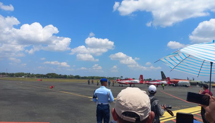 Menari Di Langit Banjarbaru, Atraksi Jupiter Aerobic Team Berhasil Pukau Masyarakat