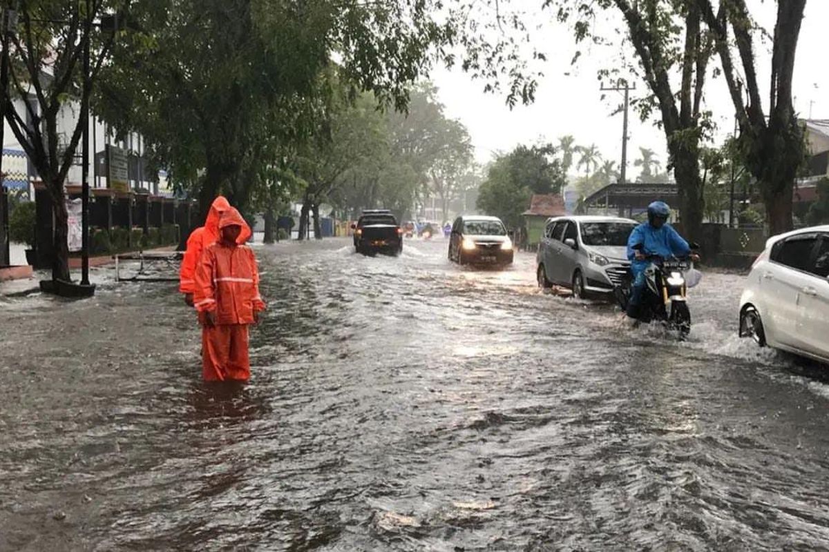 Stok Bantuan Logistik Semakin Berkurang, Banjir Tak Kunjung Hilang