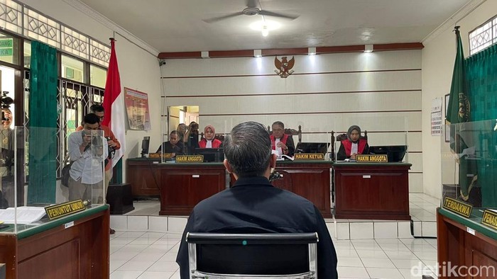 Kasus Mama Khas Banjar: Menteri UMKM Akui Tanggung Jawab di Hadapan Hakim