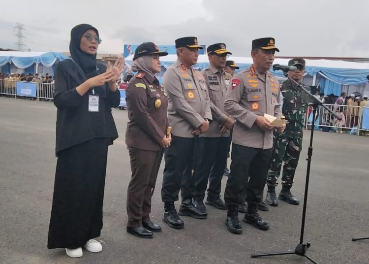 Kapolri di Kalsel: Resmikan Gedung Baru, Tinjau Green House hingga Baksos