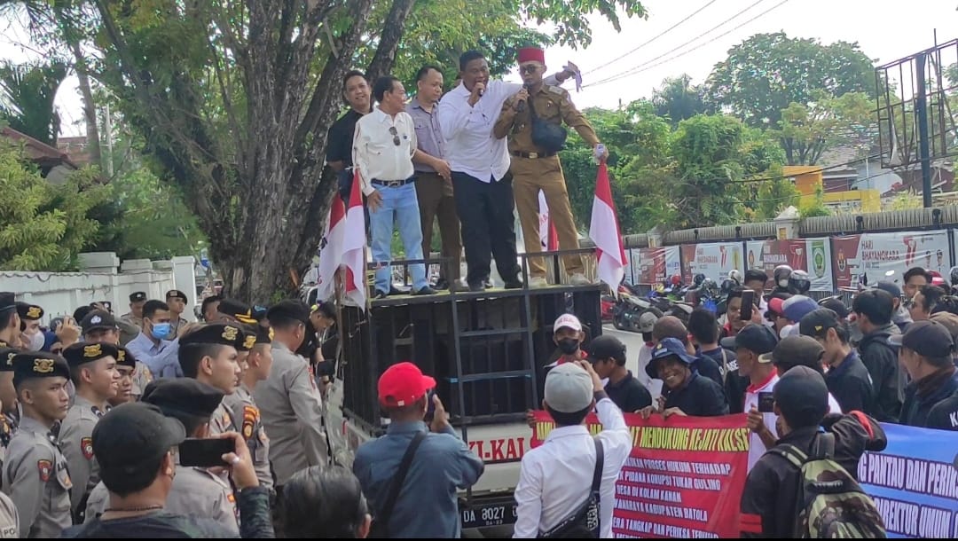 KAKI-Kalsel Kembali Gelar Aksi di PN Banjarmasin, Desak Penegakan Hukum Kasus Dugaan Penipuan Batu Bara Rp7 Miliar