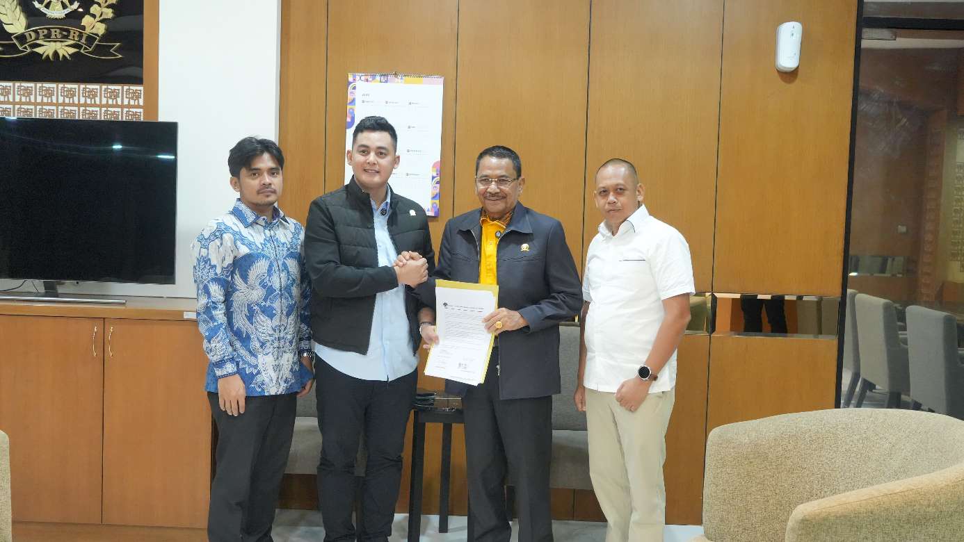 DPRD Kalsel Antar Aspirasi Mahasiswa ke Senayan: Penolakan Pilkada Lewat DPRD Jadi Sorotan Utama DPRD Kalsel Antar Aspirasi Mahasiswa ke Senayan: Penolakan Pilkada Lewat DPRD Jadi Sorotan Utama